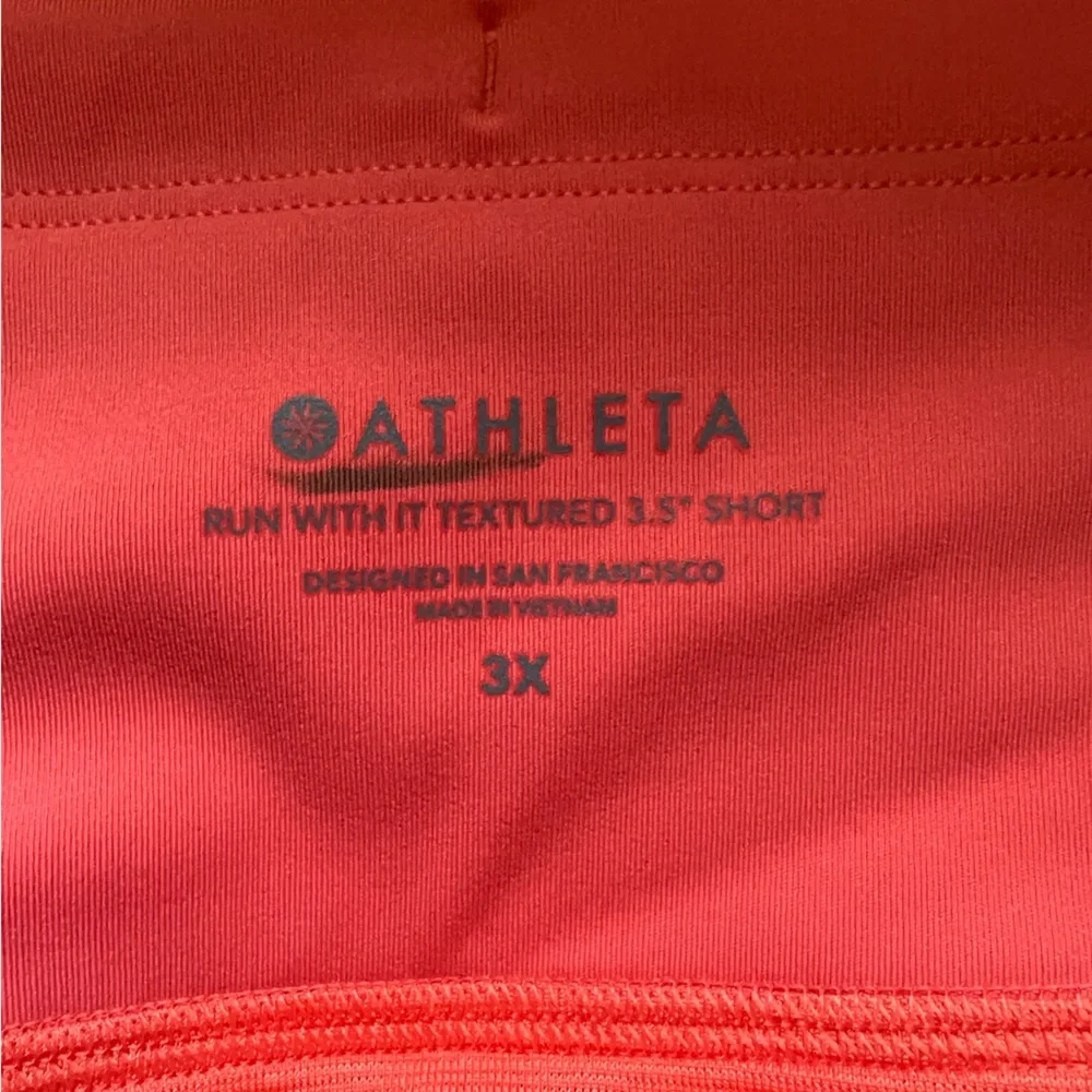 Athleta Textured Run With It 3.5” shorts - Picture 6 of 10